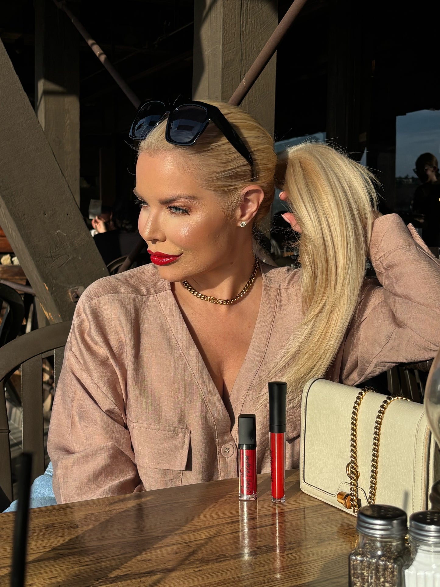 Red in Rome, "Moni Red"